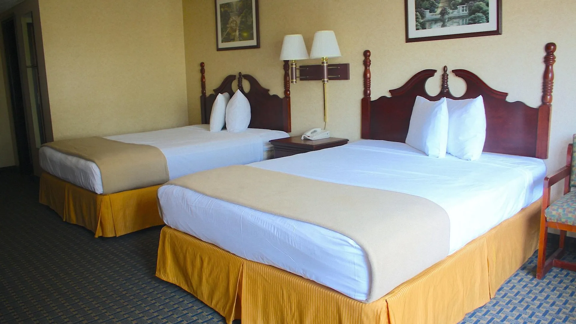Eurotel Inn ميتلاند فندق